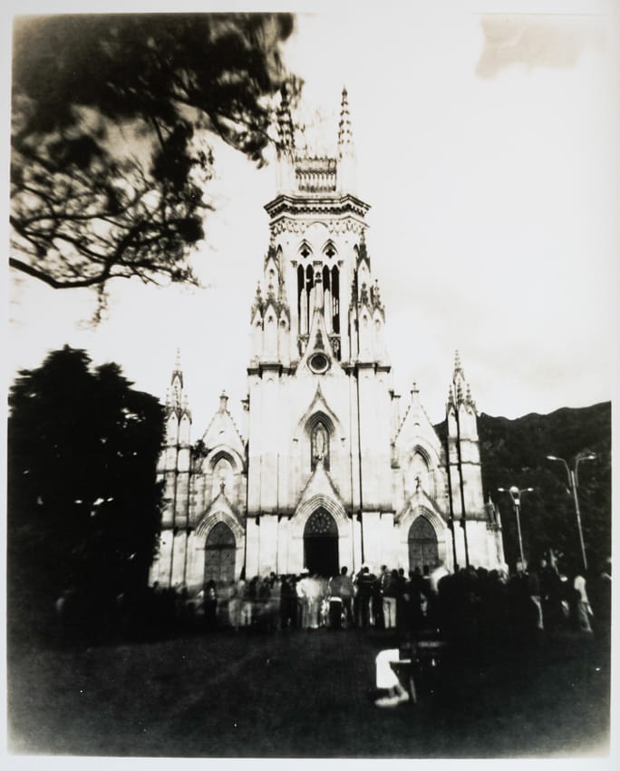 Fotografías blanco y negro atemporales de Bogotá tomadas con cámara monocular